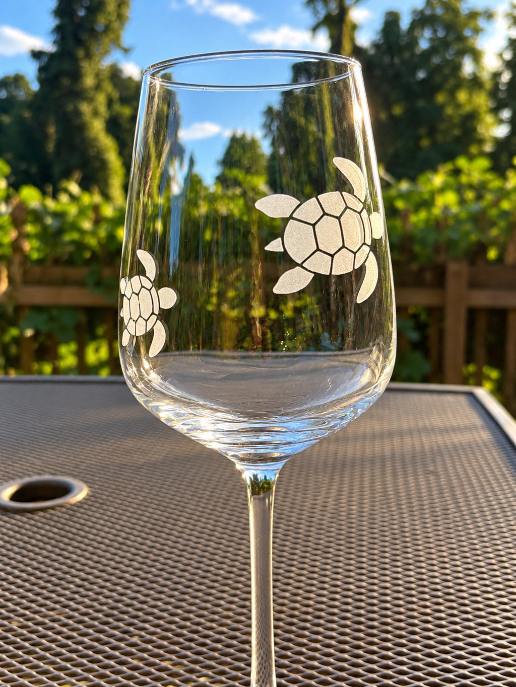 Classic hand-etched Sea Turtle wine glass