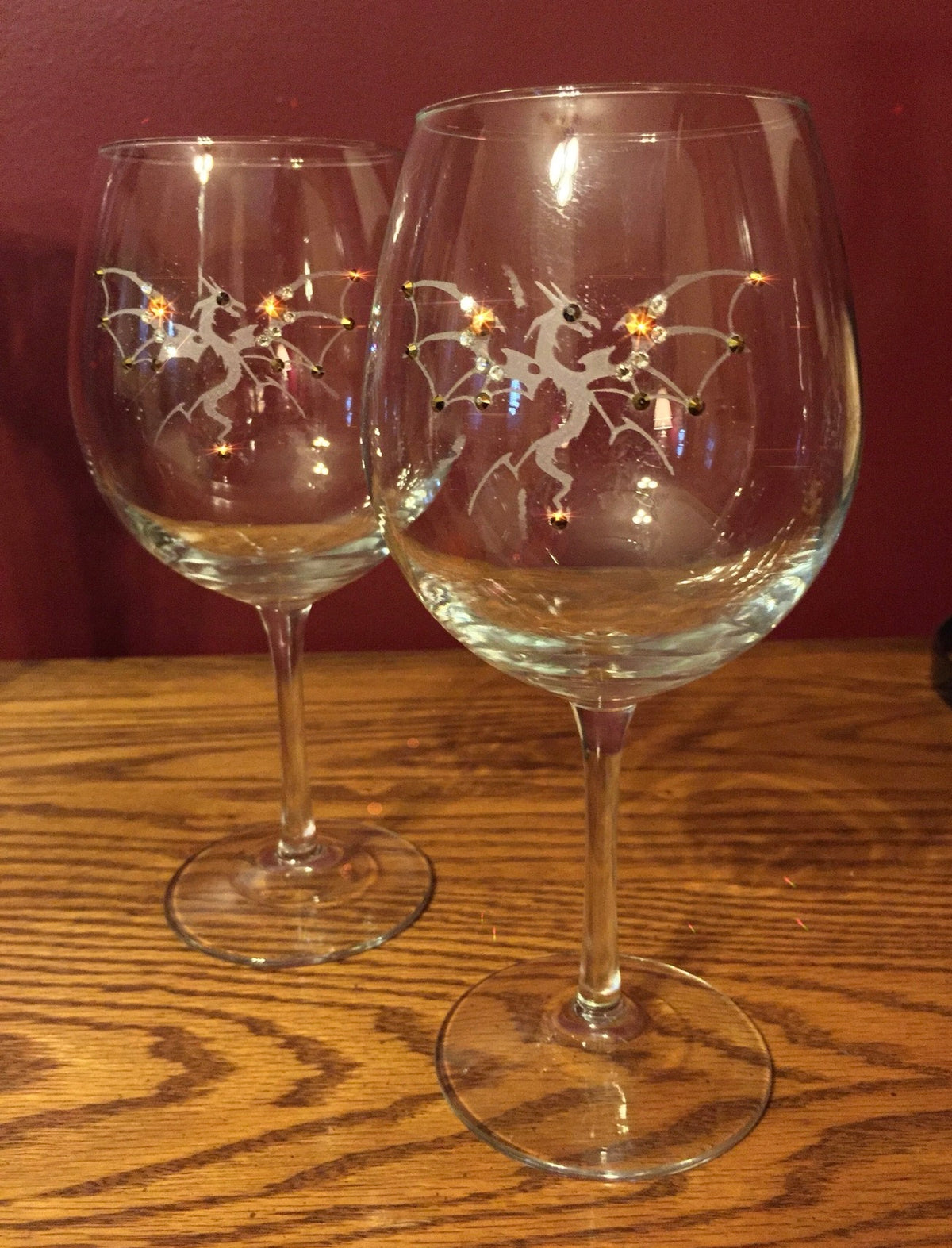 Two Dragon 2 hand-etched wine glasses with Swarovski crystals