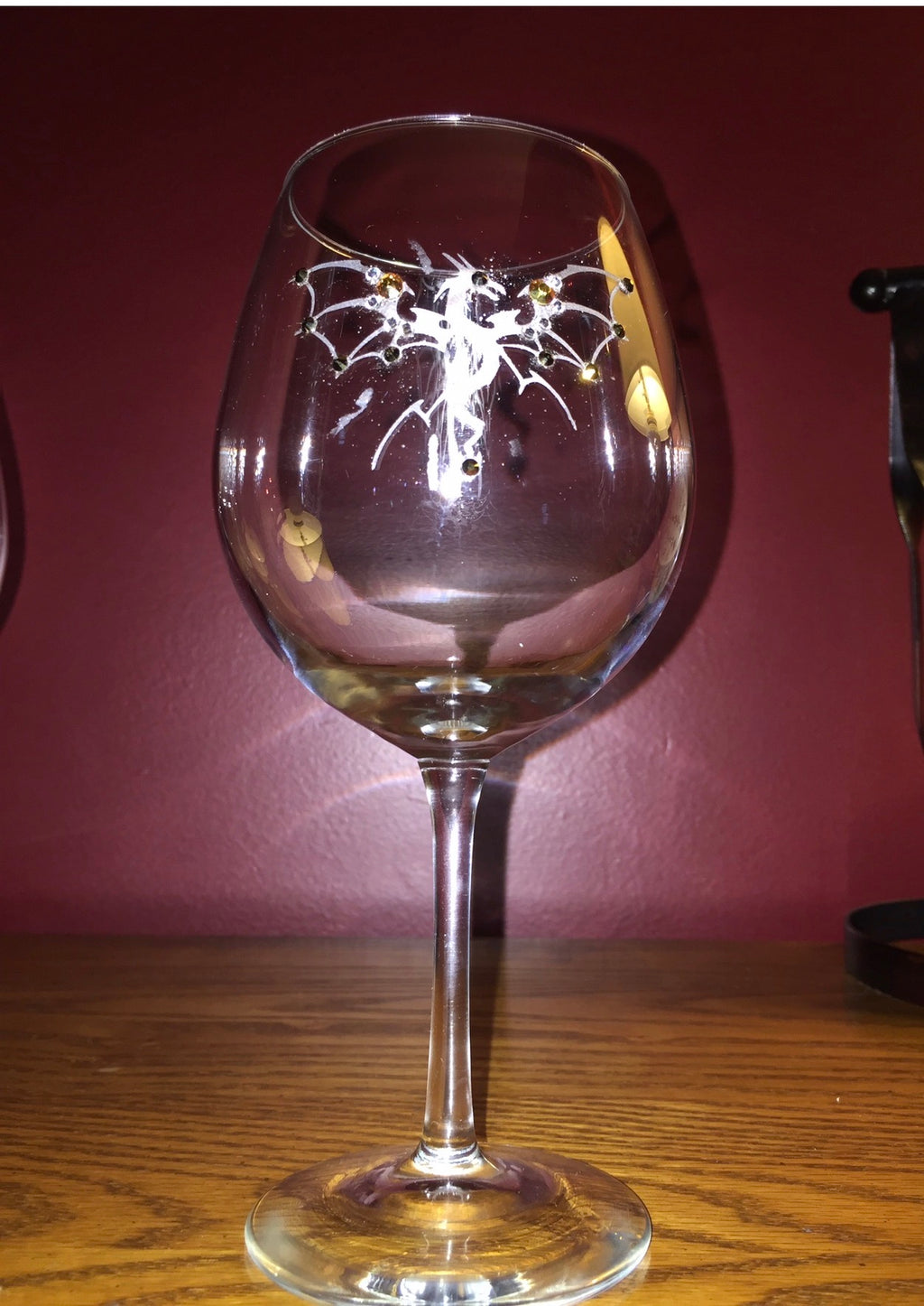 Dragon 2 hand-etched wine glass