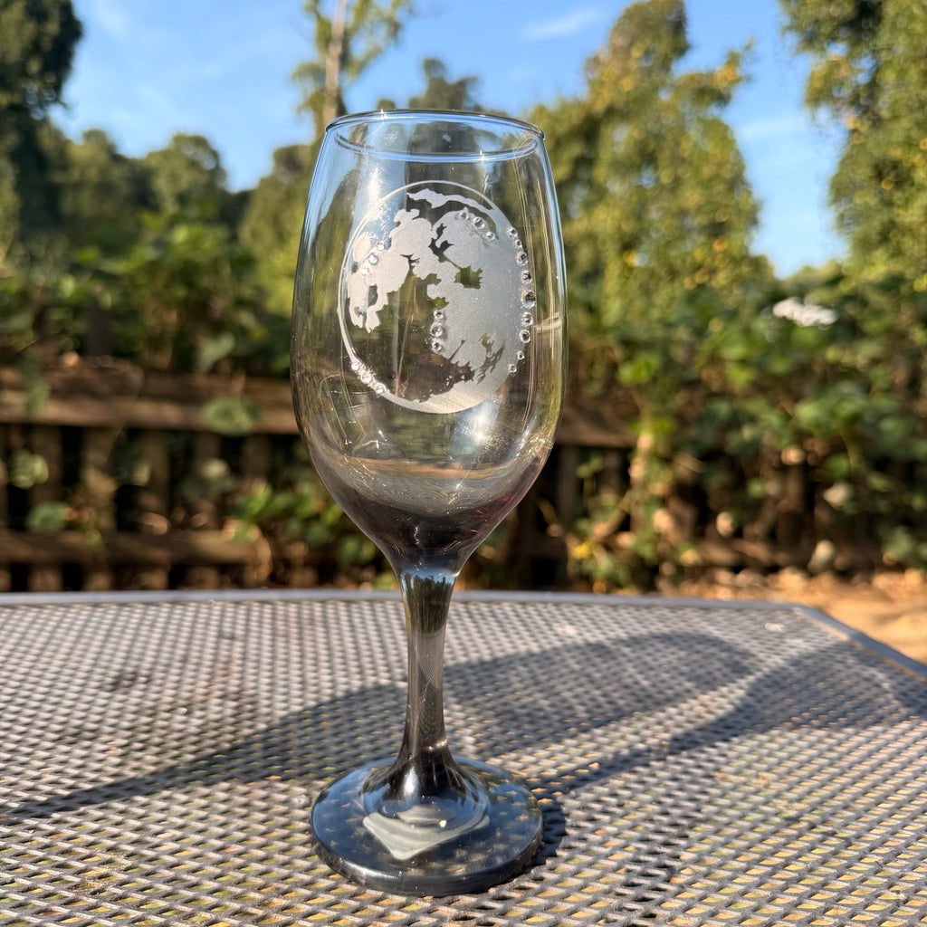 Full Moon hand-etched wine glass close view